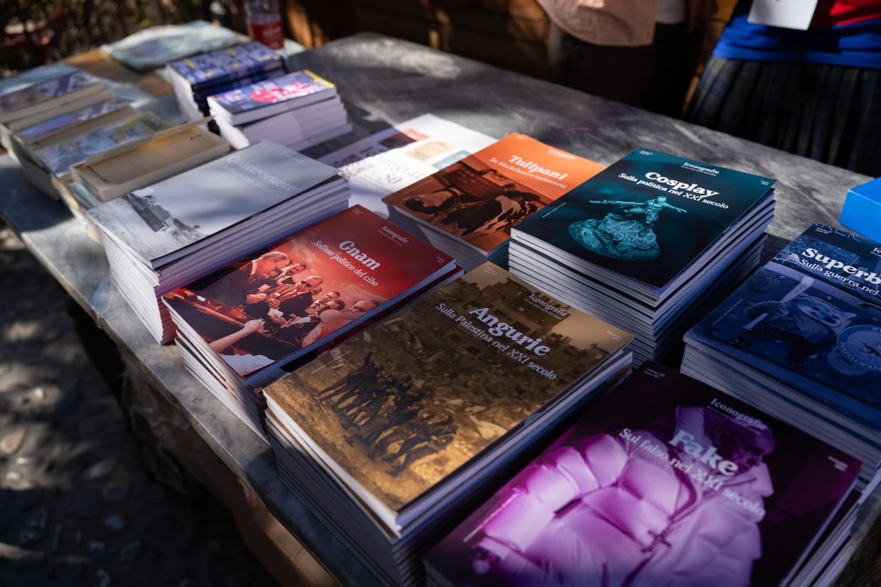 From memes to monographs: how an Instagram page evolved into the Italian magazine of weird politics