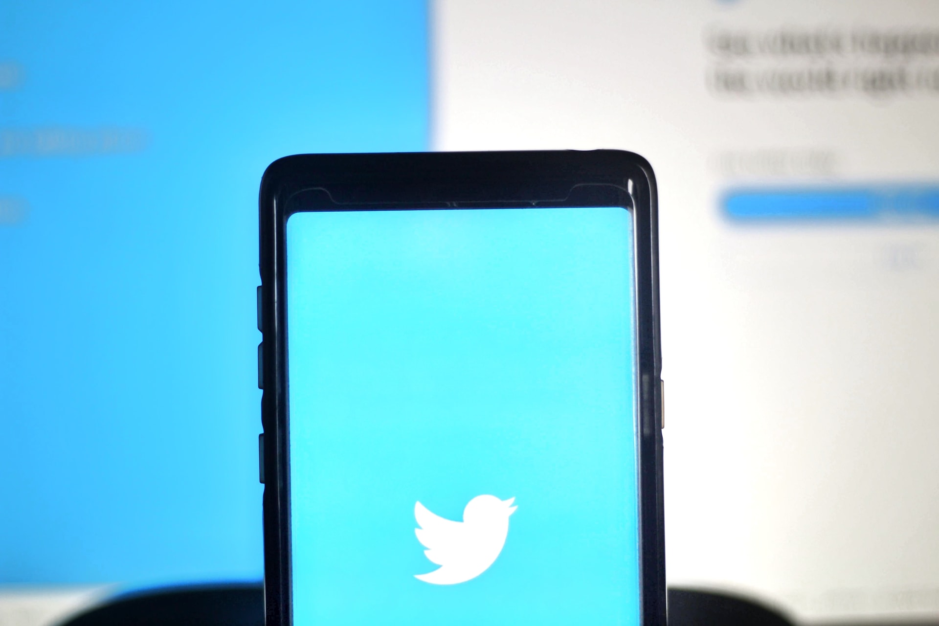 TV advertising downturn in the UK, Twitter exodus – weekly news digest