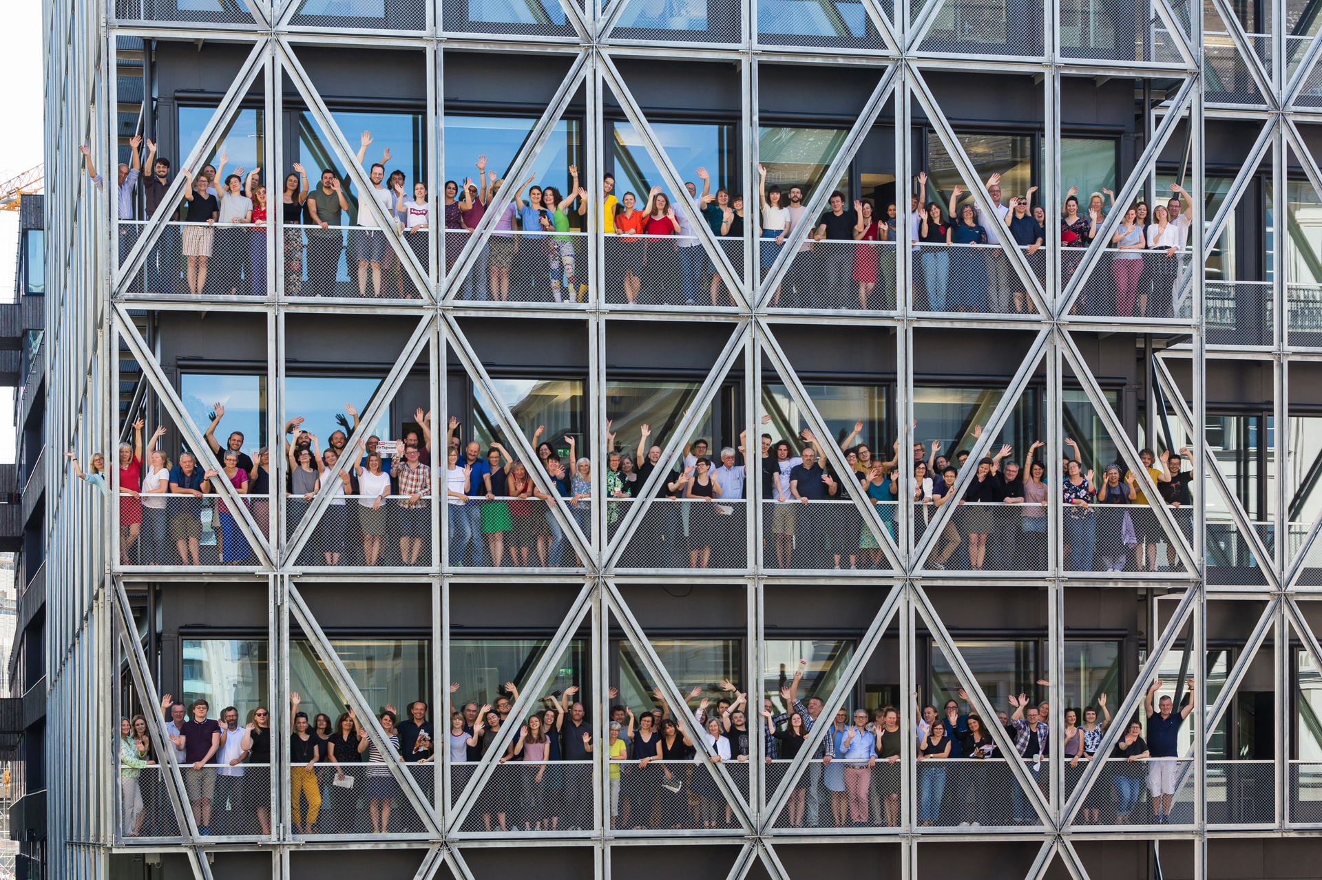DEU Germany Deutschland Berlin Mitarbeiterfoto im Neubau der Taz.